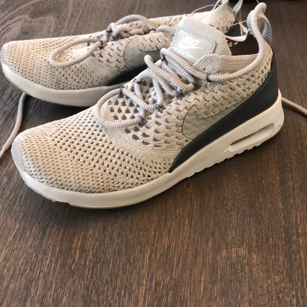 Nike air max therapy